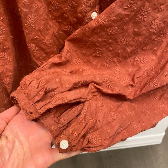 Doen Rust Blouse with Ruffled Collar - Picture 3 of 6